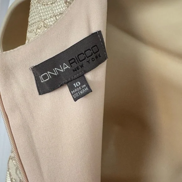 Donna Ricco Cream Gold Textured Mini Dress - Picture 2 of 12